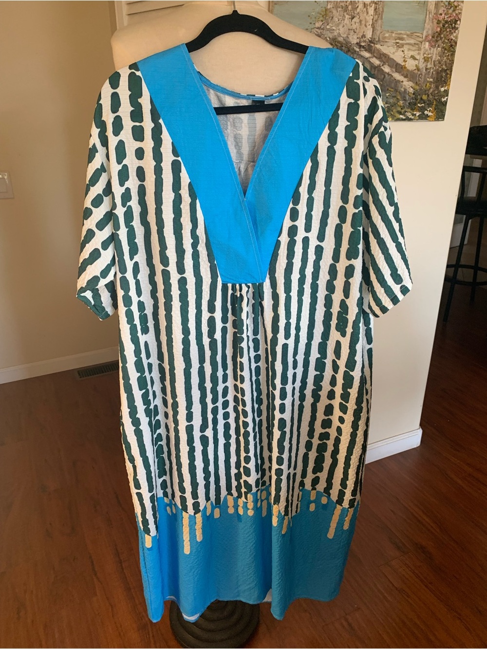 Vibrant 4X Teal & White Patterned V-Neck Kaftan Dress